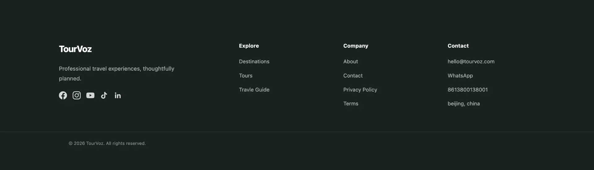 TourVoz Modern Travel website demo footer and navigation